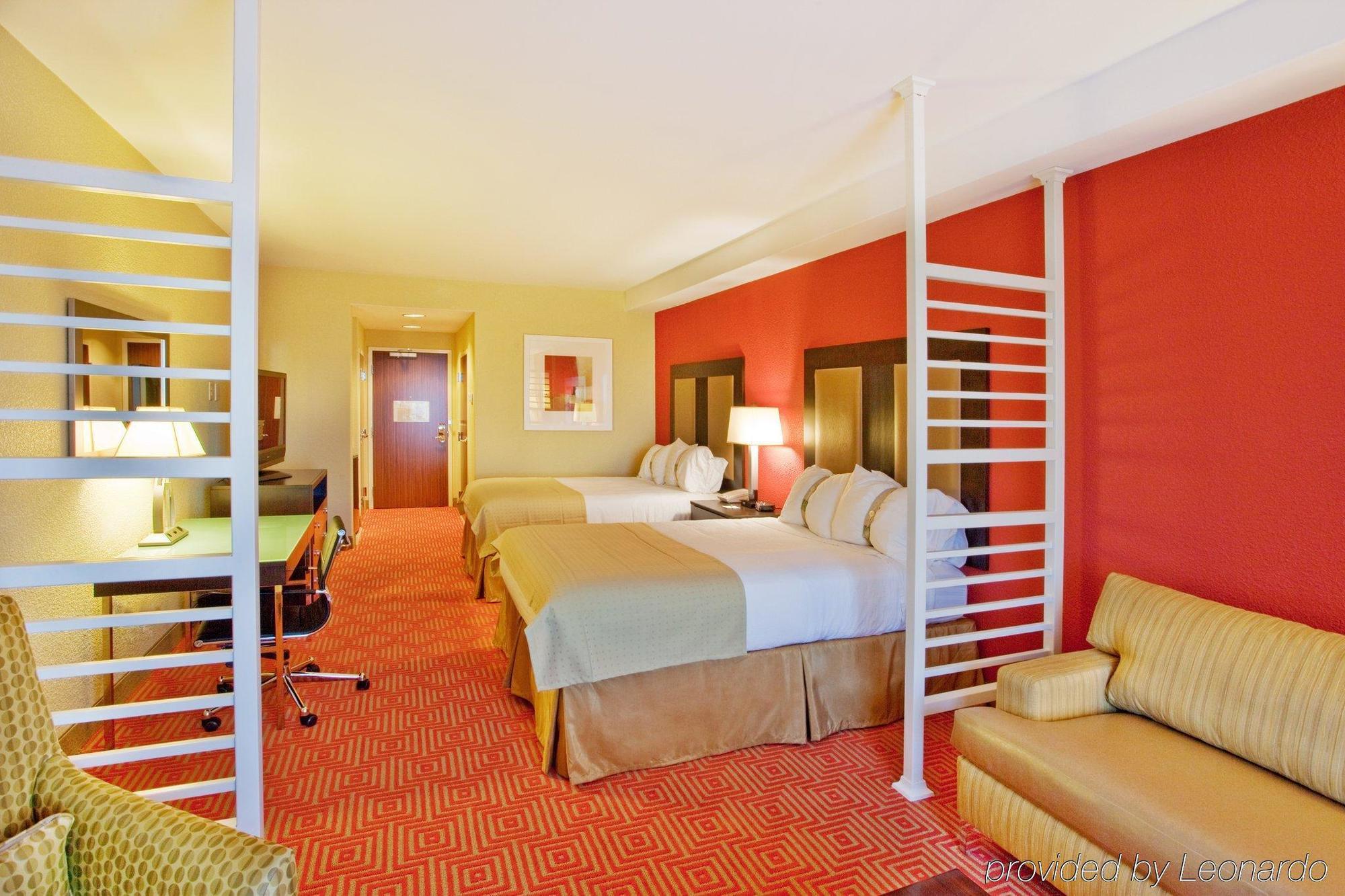 Hilton Garden Inn Dalton Room photo