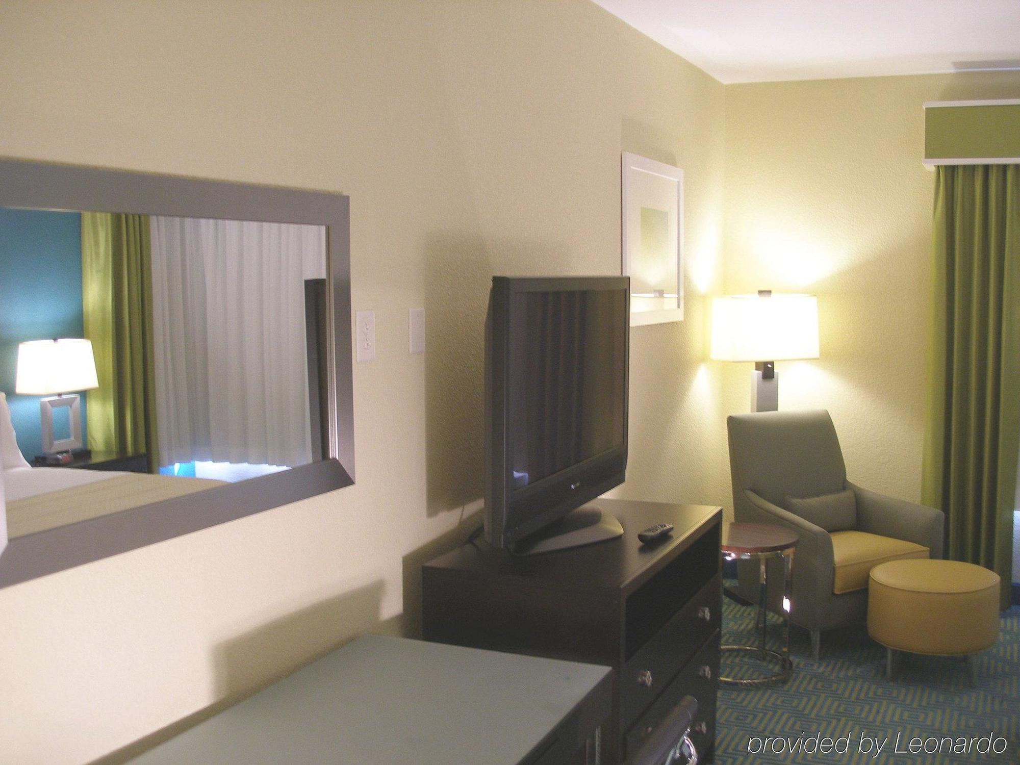 Hilton Garden Inn Dalton Room photo