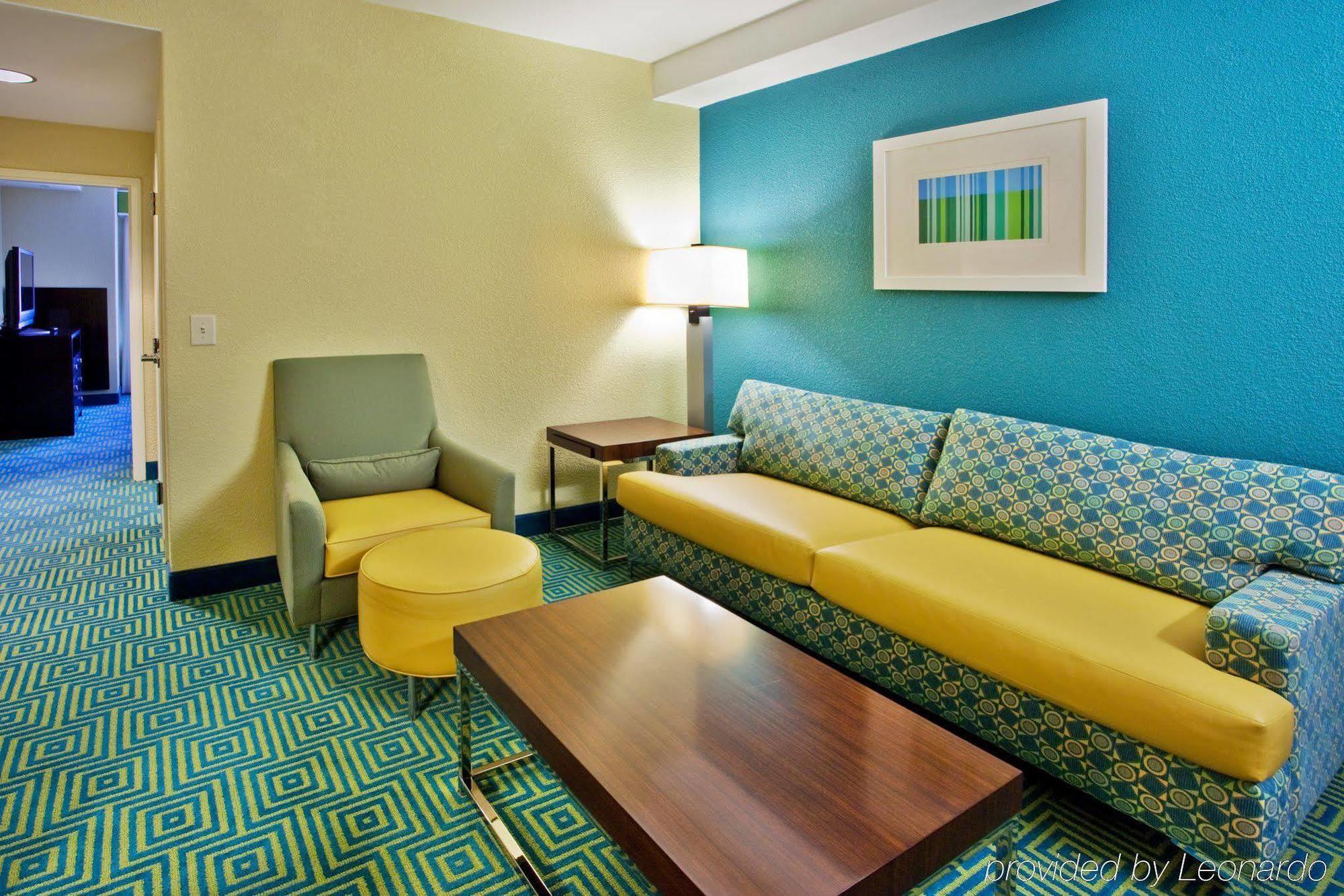 Hilton Garden Inn Dalton Room photo
